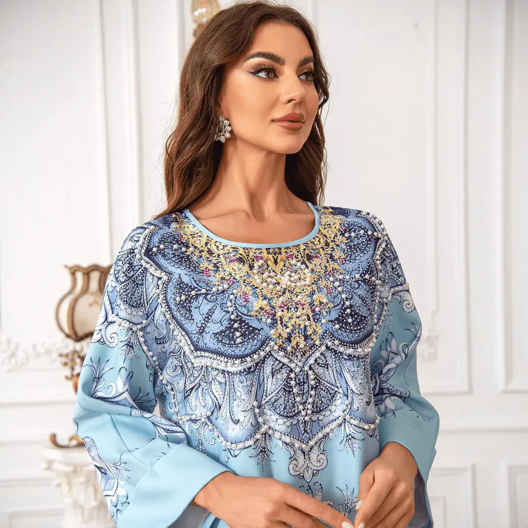 فستان أنيق بياقة دائرية - صورة 1