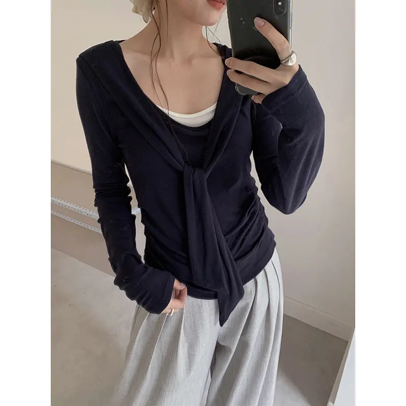 بلوزة نسائية بأكمام طويلة - صورة 1