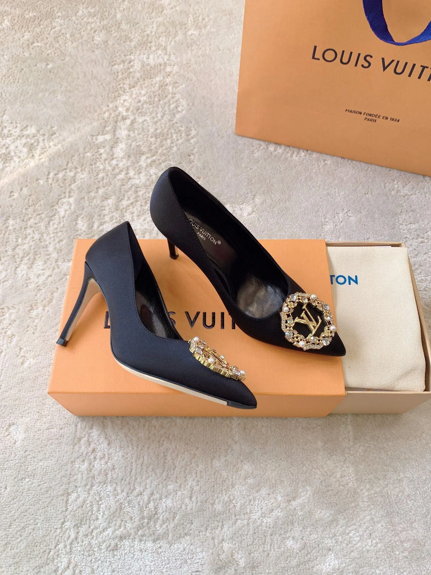 أحذية LV النسائية NK4899 - صورة 2