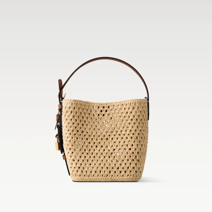 شنط LV مقاس 18*12*16 سم LB126