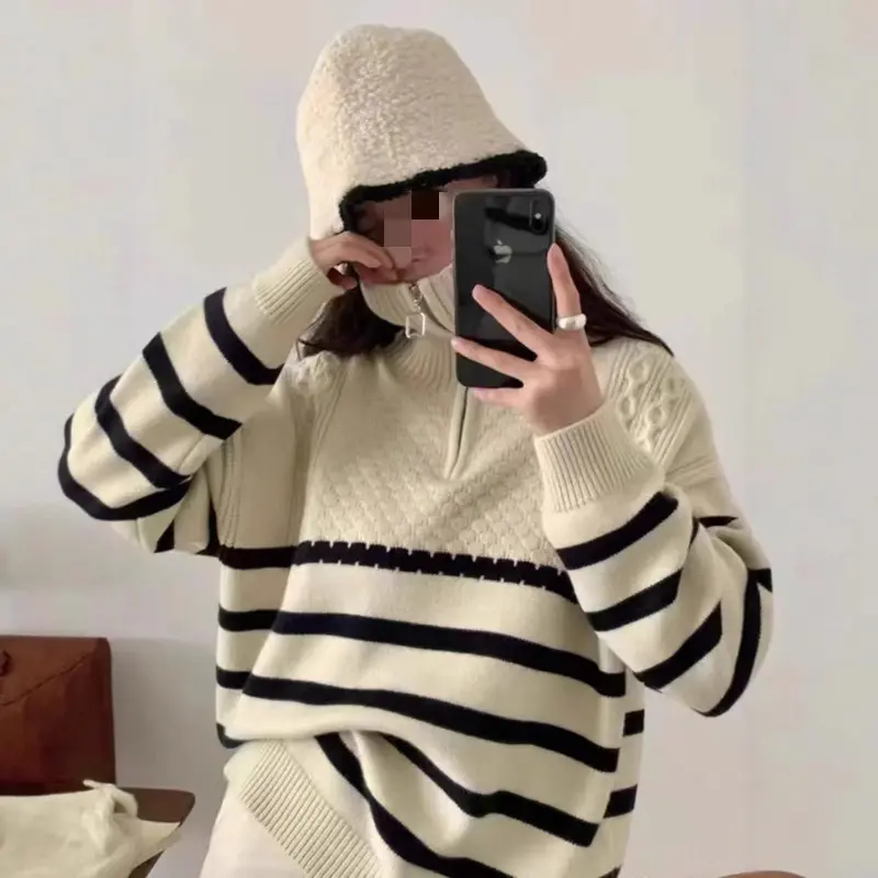 كنزة محبوكة مخططة بألوان متباينة بتصميم مميز - صورة 1