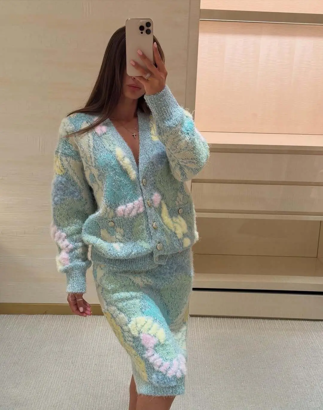 تنورة الملابس النسائية C755 من شانيل - صورة 1