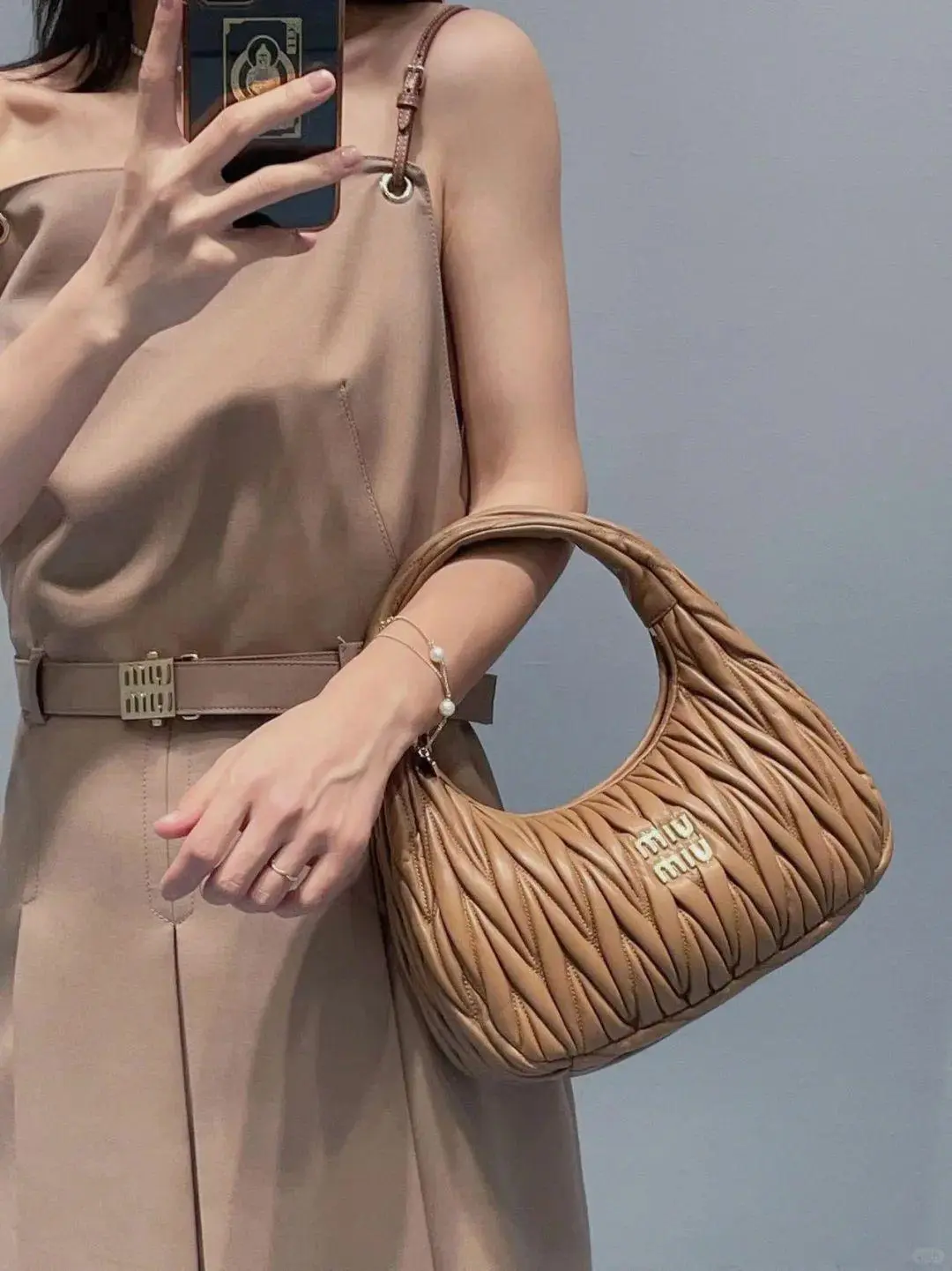 حقائب MIUMIU18سم*25سم*7سمMUB013 - صورة 3