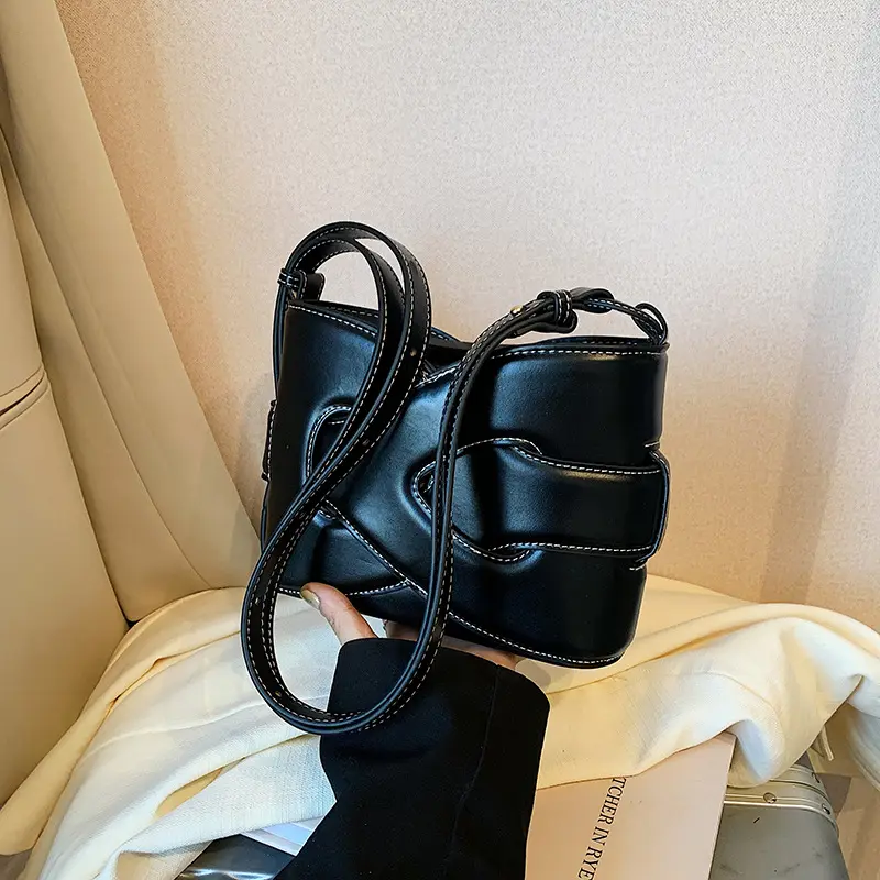 حقيبة كروس