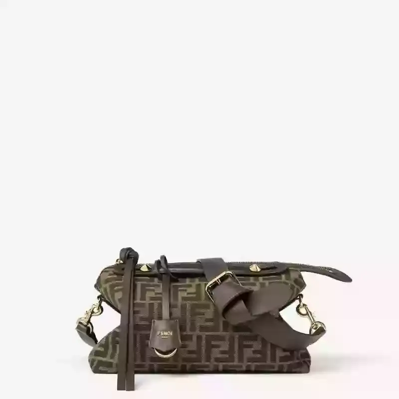 حقيبة فندي 29*13*17 FB096