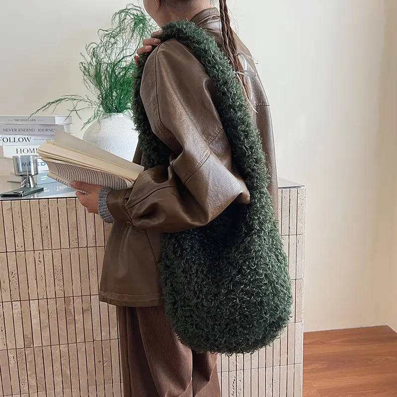 كتف وإبط وكروس فرو - صورة 4
