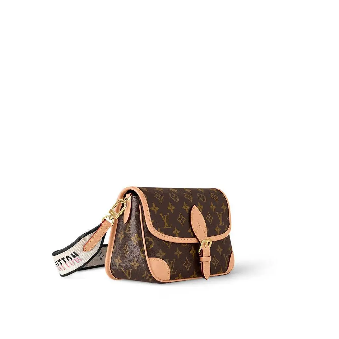 أكياس LV مقاس 15*9*24 سم LB137 - صورة 1