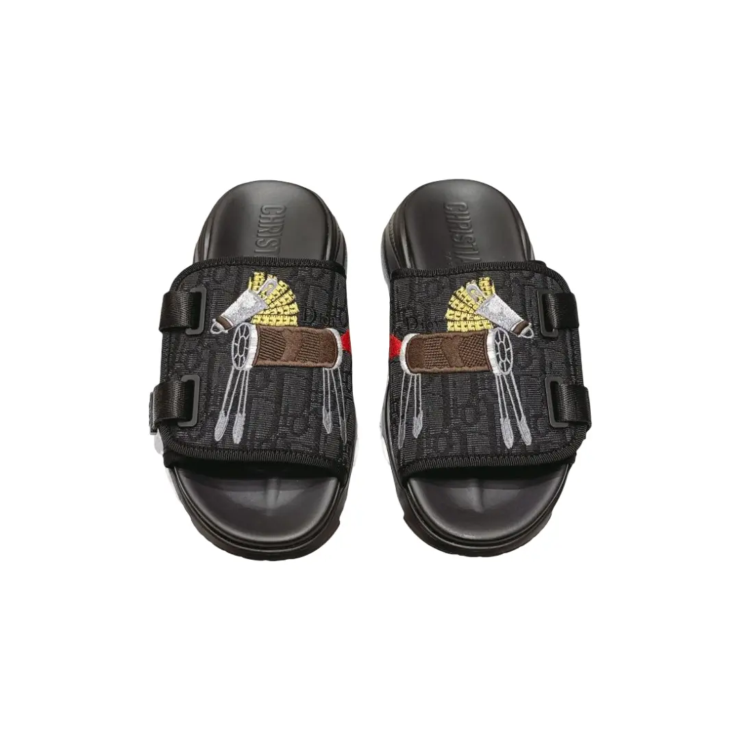 ديور حذاء نسائي NK5688