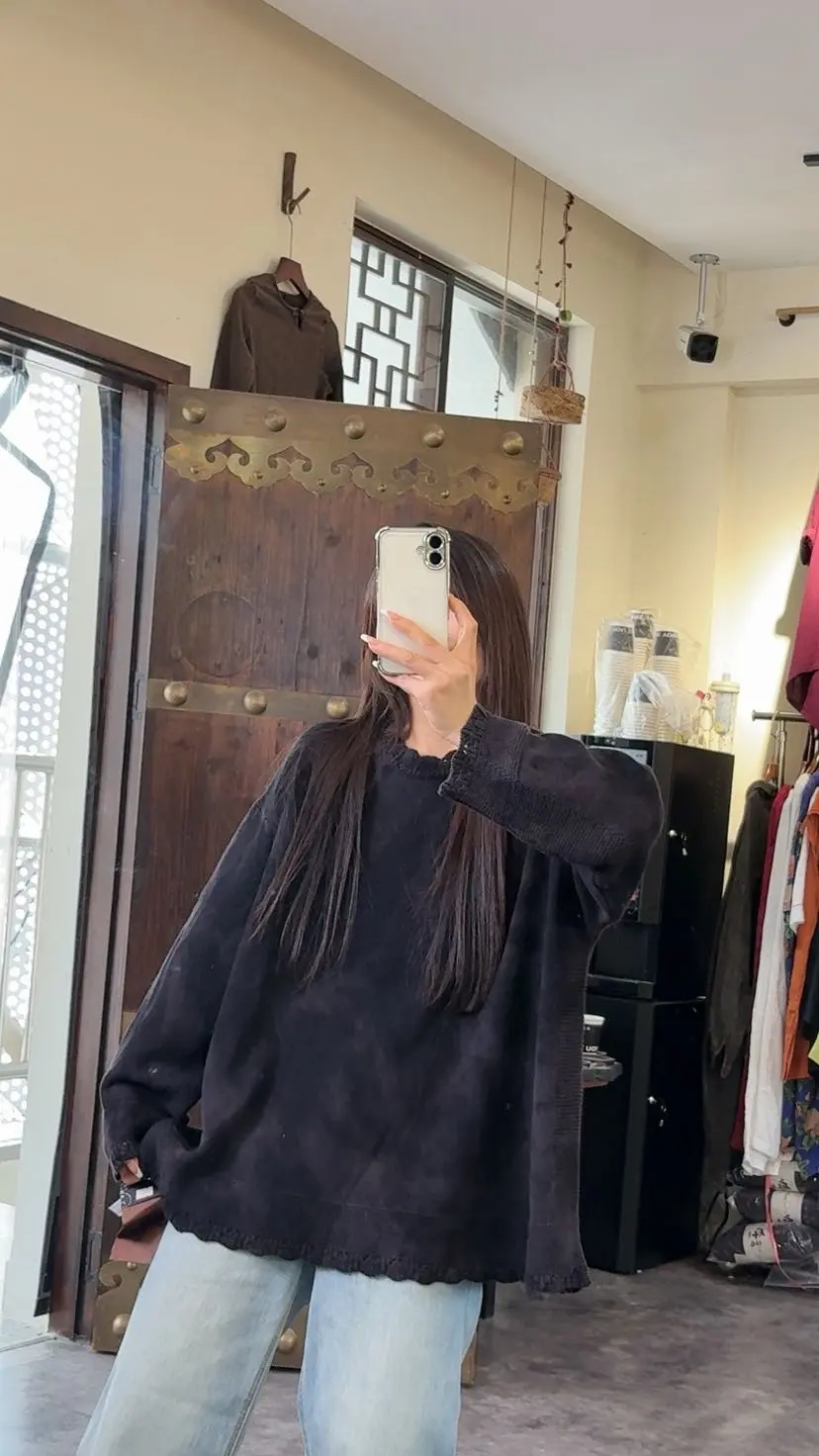 كنزة محبوكة بياقة دائرية - صورة 3