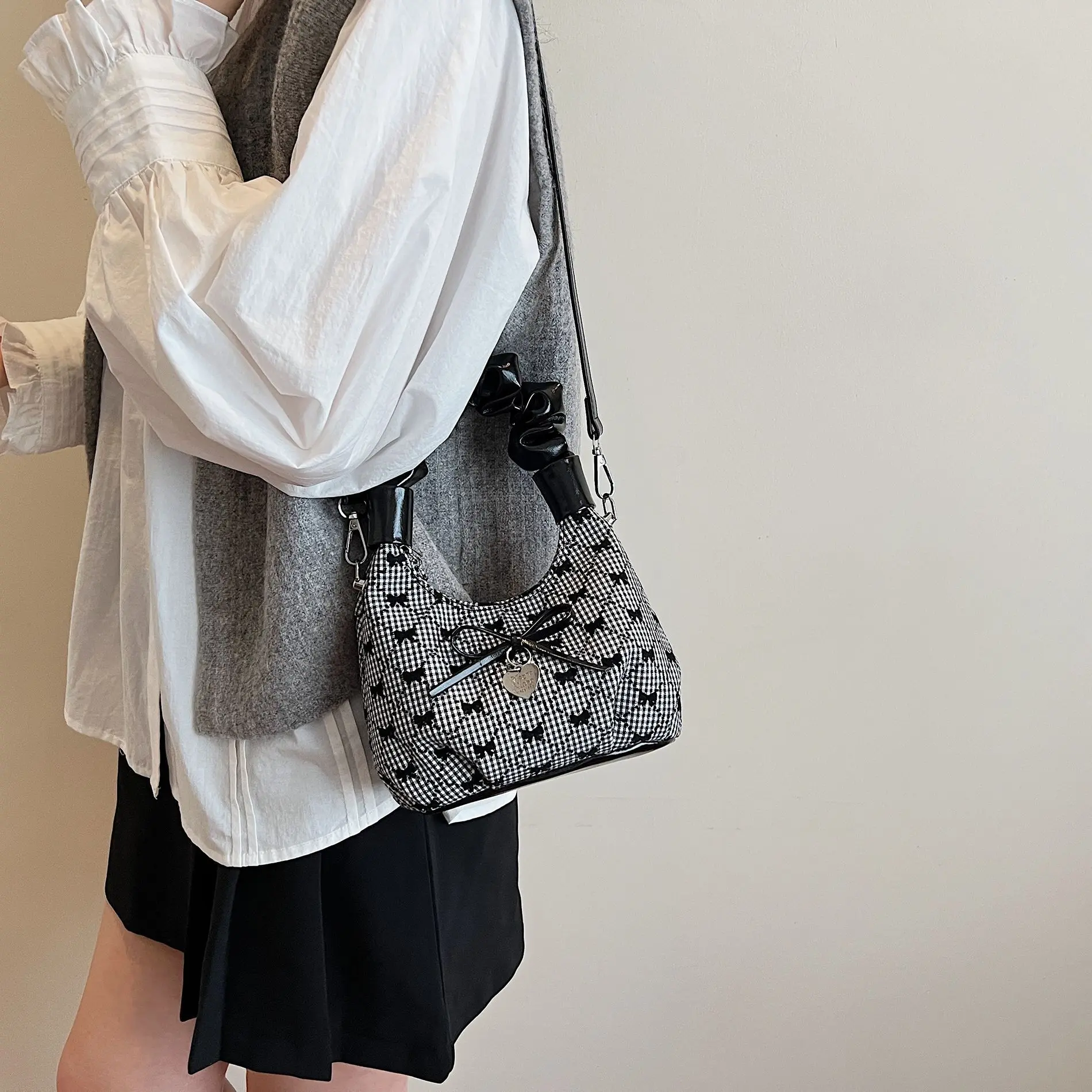 حقيبة صغيرة - صورة 2