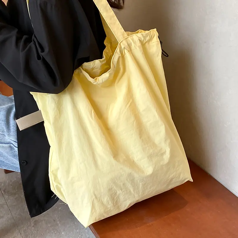 حقيبة طالبات