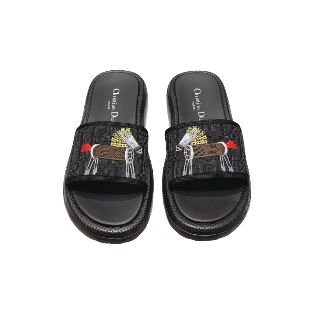 ديور حذاء نسائي NK5680