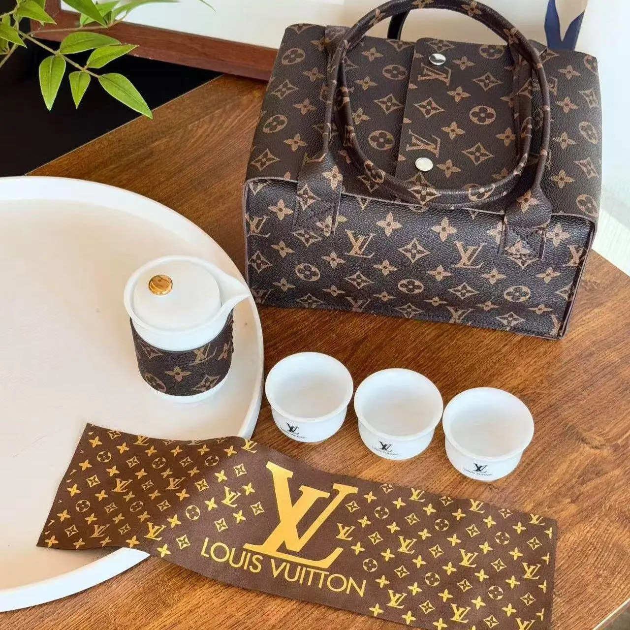 طقم شاي LV 4 قطع TB08 - صورة 1