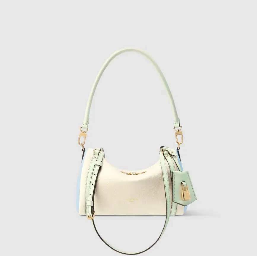 أكياس LV مقاس 17*13.5*26 سم LB256