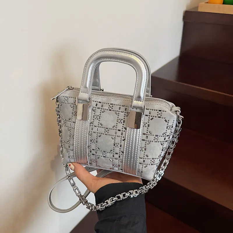 كتف وكروس