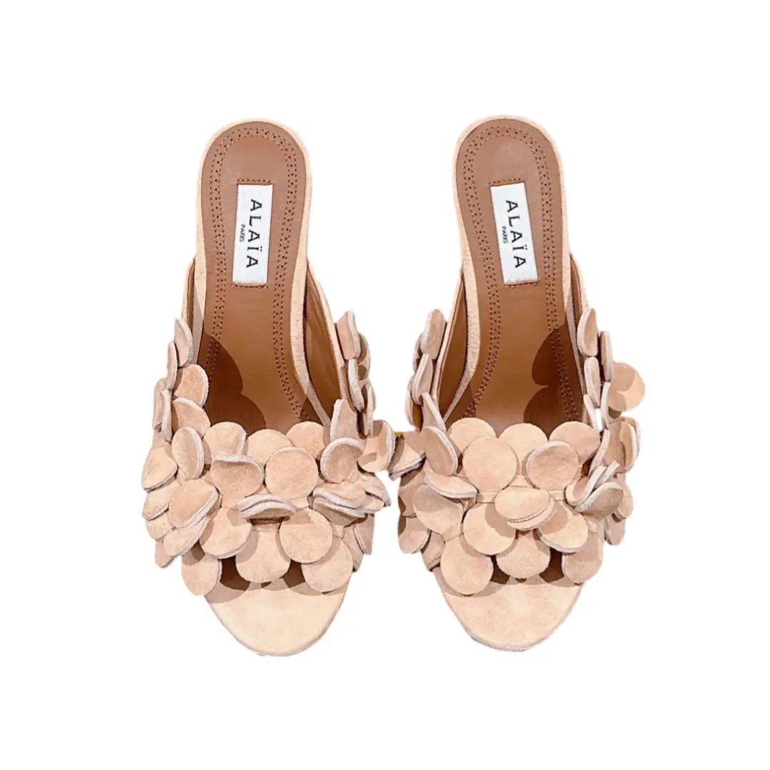 AlAIA كعب 9.5 سم NK804