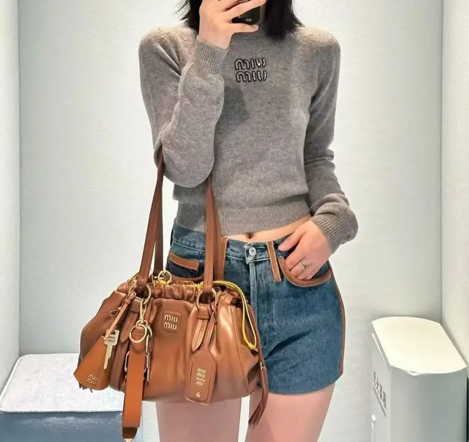 حقائب MIUMIU16سم*32سم*10.5سمMUB073 - صورة 3