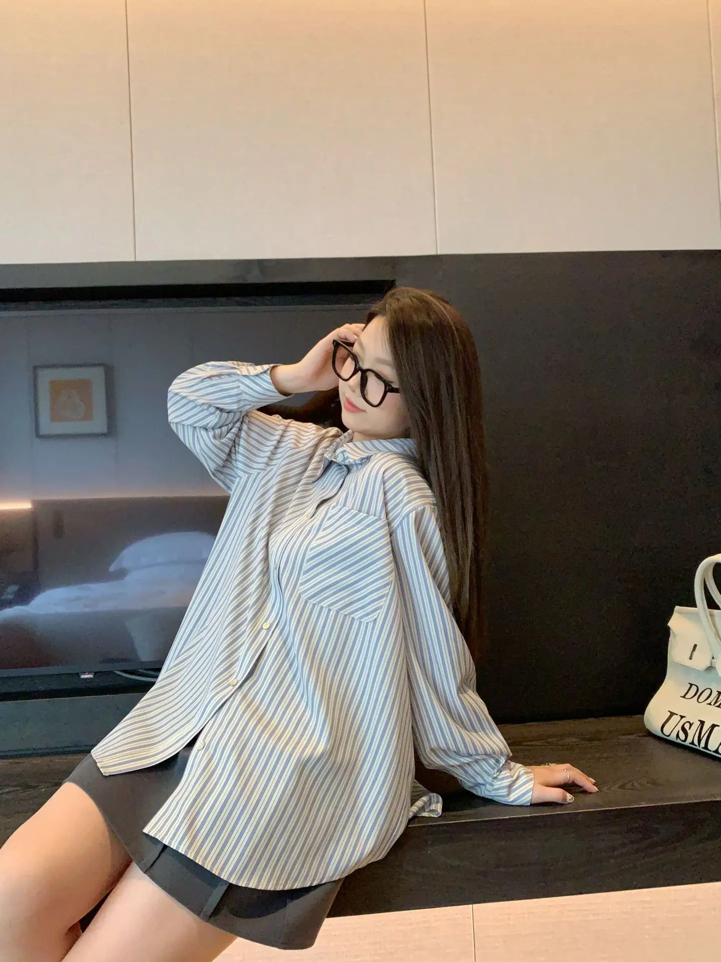 قميص قطني مخطط بأسلوب كوري - صورة 1