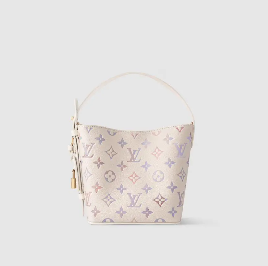أكياس LV مقاس 18*12*16 سم LB267